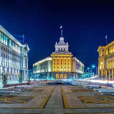 Cozy 1-Bedroom Flat In The Very Center Of Sofia Bagian luar foto
