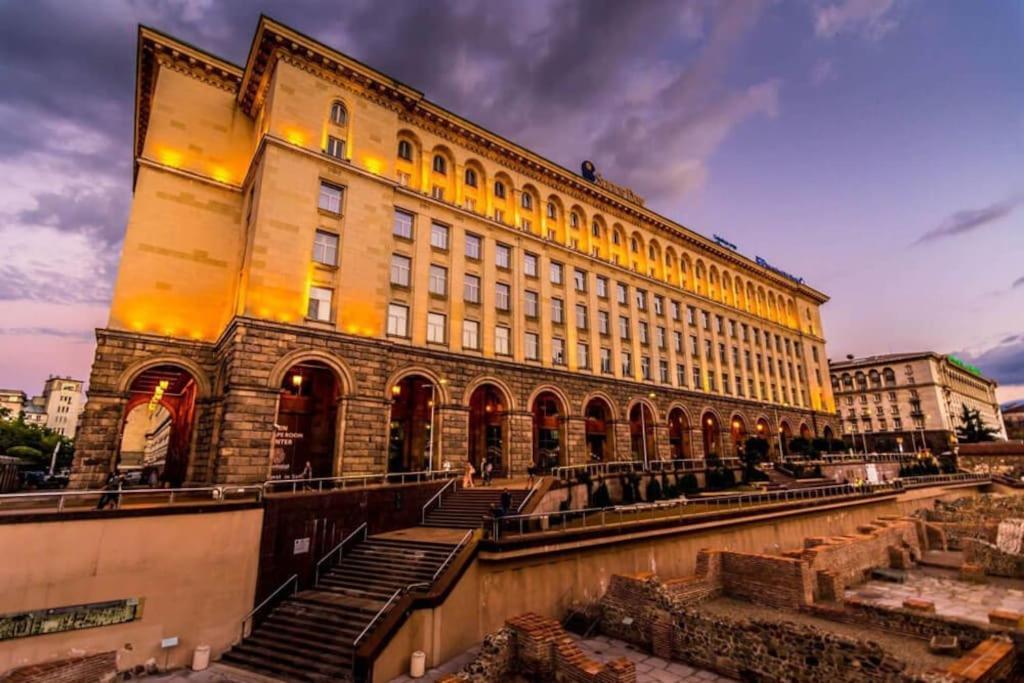 Cozy 1-Bedroom Flat In The Very Center Of Sofia Bagian luar foto